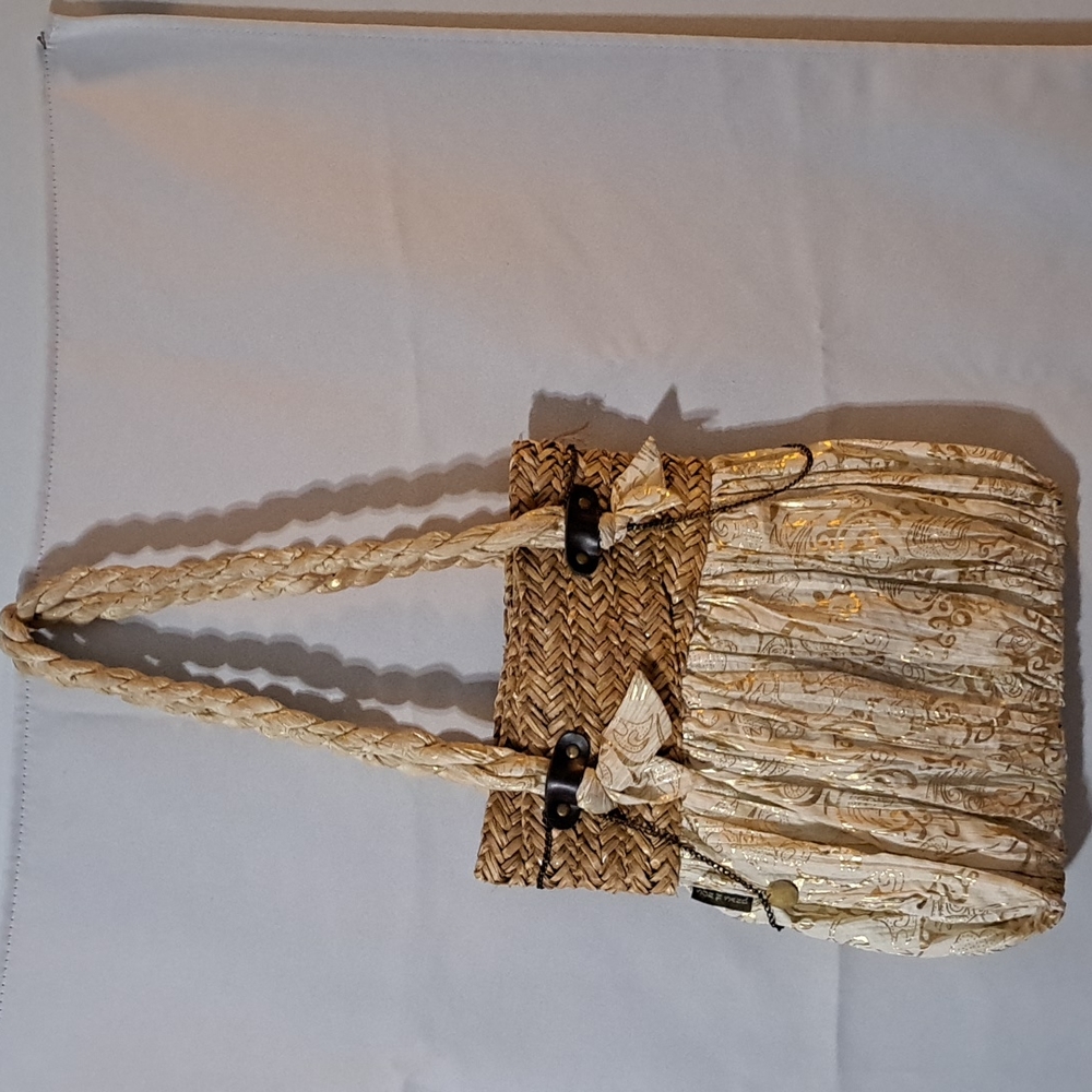 Vintage Sun & Sand Bag Beautifully styled.
